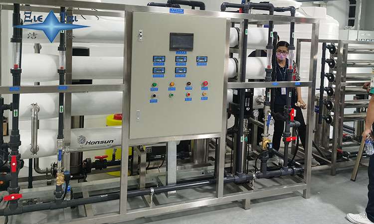 深入了解超聲波清洗機(jī)清洗槽：結(jié)構(gòu)、材質(zhì)與性能影響因素