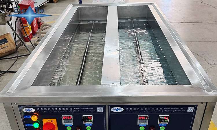 超聲波清洗機(jī)的水泵選擇：類(lèi)型、特性與應(yīng)用指南