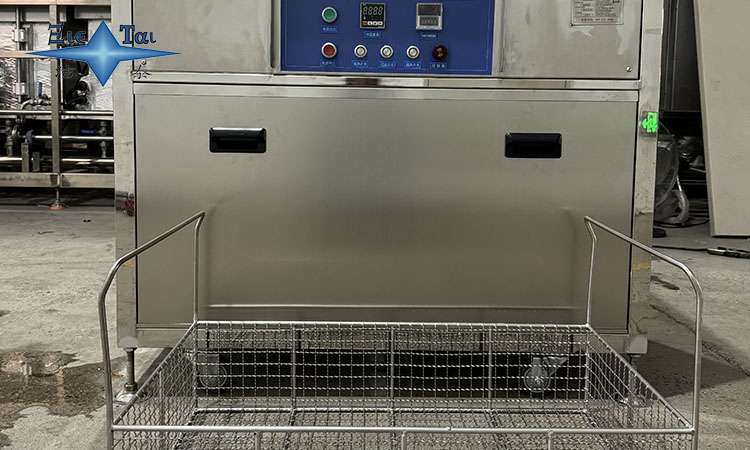 超聲波清洗機為什么用純水？揭秘水質(zhì)對清洗效果與機器壽命的關(guān)鍵影響