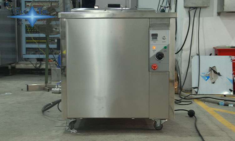 超聲波清洗機(jī)洗出發(fā)黑物質(zhì)？詳解四大成因與應(yīng)對(duì)方案